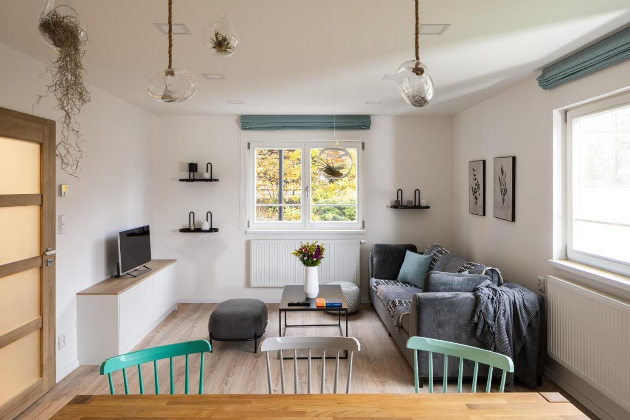 Minimalistic House In Vinohrady By Days * Prague